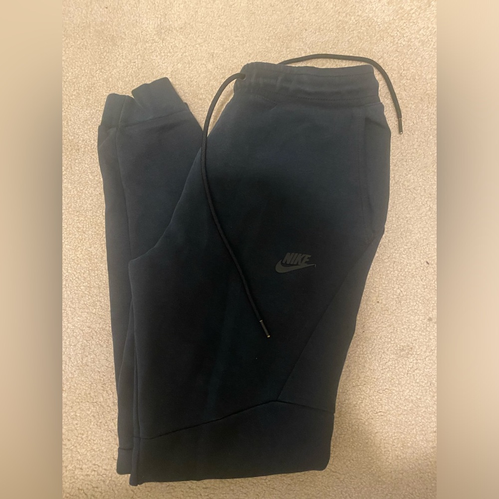 Mens small Nike tech joggers